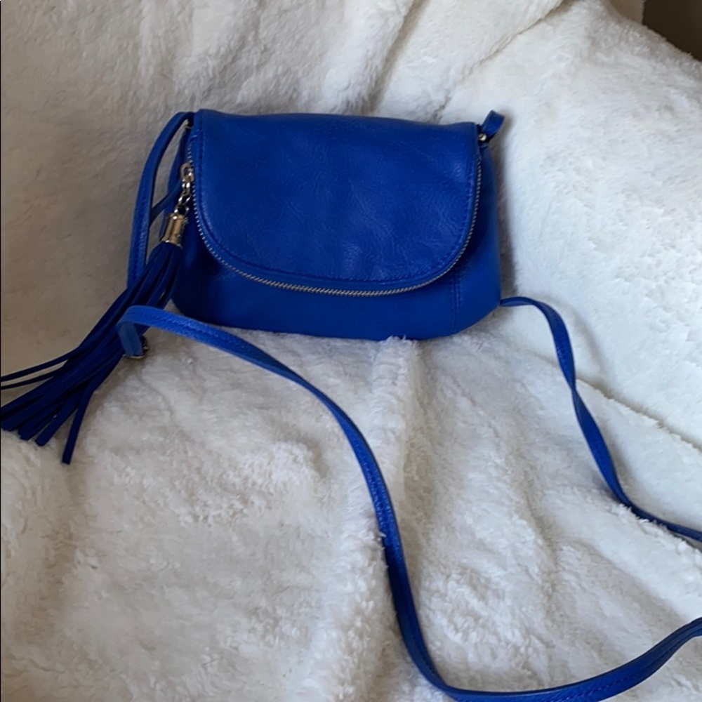 Express mini crossbody bag w/tassel NWOT